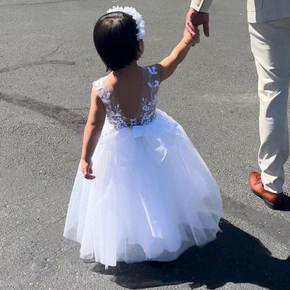 Flower girl dress - Picture 2 of 4